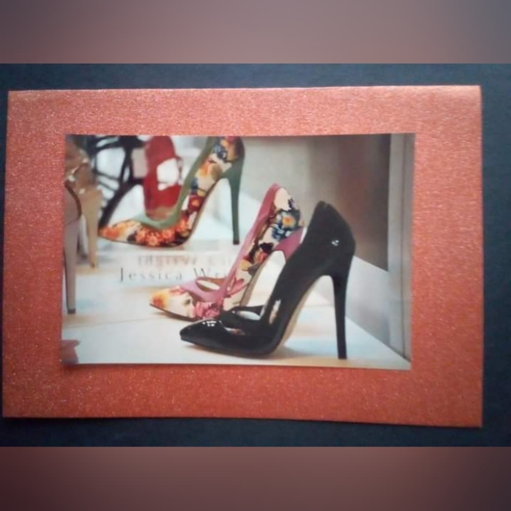 (5 diff) Group photo/Shoe Portraits [choose one]